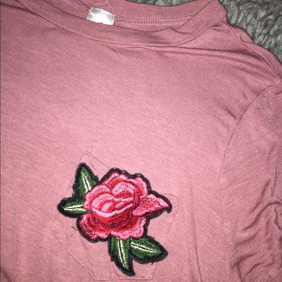 Cropped tee with embroidered flower - Picture 2 of 2